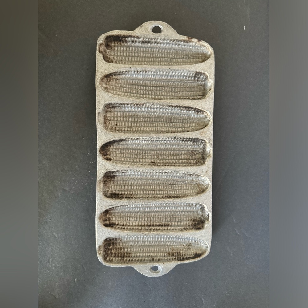 VTG 7 SLOT CORN STICK CORNBREAD BAKING PAN MOLD